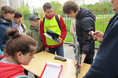 17.05.2015 команды района Зябликово «Маяк» и «Зяблик» приняли участие в окружной гражданско-патриотической игре «Зарница-2015»