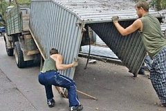 Демонтаж металлических тентов в районе