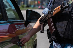 На юге столицы московские росгвардейцы остановили автомобиль, находившийся в федеральном розыске